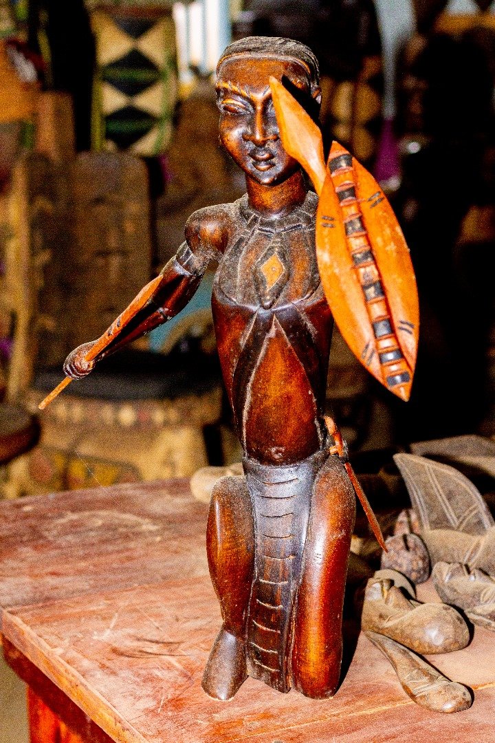 STATUE D’UN GUERRIER