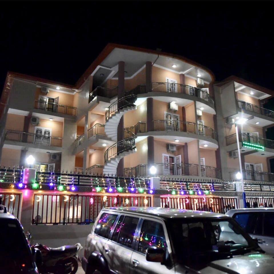 HÔTEL DE MACENTA